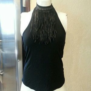 Essendi halter with fringe